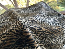 MAGNIFIQUE TISSU TIGRÉ FAUSSE