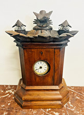 Caisse de pendule avec encrier