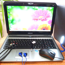 Medion ERAZER X6811 15 pouces FULLHD Windows 11 SSD l 20 Go RAM NEUF l i7...