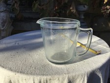 Ancien pichet gradué  verre