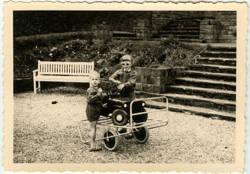 Antique photo jeep gag - -,