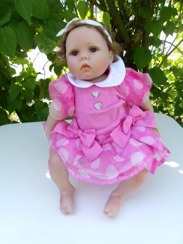 Poupée réaliste bébé