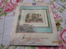 kit canevas  vervaco à finir de broder fenêtre champêtre 29X 22 cm points compté