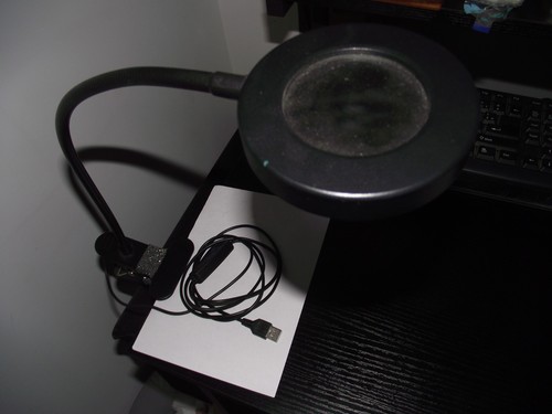 Lampe leds avec loupe - ., train