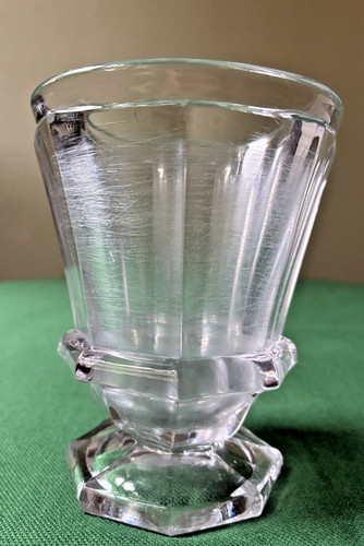 Gobelet conique pied - gobelet,