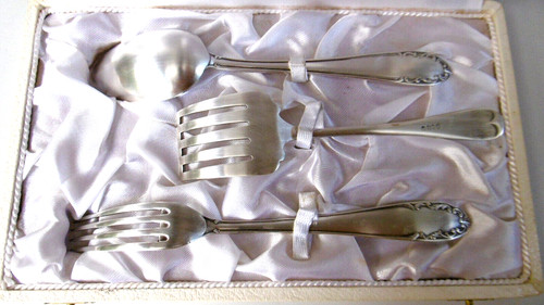 Set cutlery you and - and, me