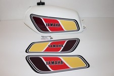 125 DTMX 1977 EMBLEMES/STICKERS RESERVOIR ET CACHES LATERAUX FILM PAUSE SANS EAU