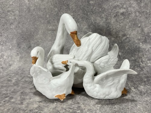 Porcelaine biscuit figurines - porcelaine, biscuit.