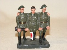 FIGURINE COMPOSITION DURSO 2 SOLDAT CHASSEURS ARDENNAIS PORTANT UN BLESSE CHIALU