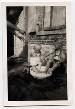 Portrait 2 enfants bain de