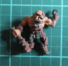 Warhammer Battle Ogre avec Crochet et Matraque en métal sans socle