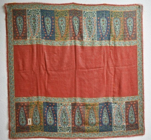 Carré soie foulard yves - de,