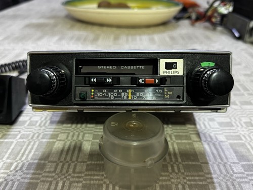 Vintage car radio philips - car,