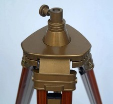 Ancien pied trépied de sol