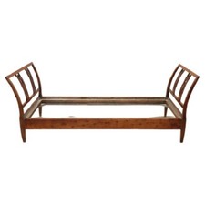 Lit simple ancien en merisier du répertoire début XIXème