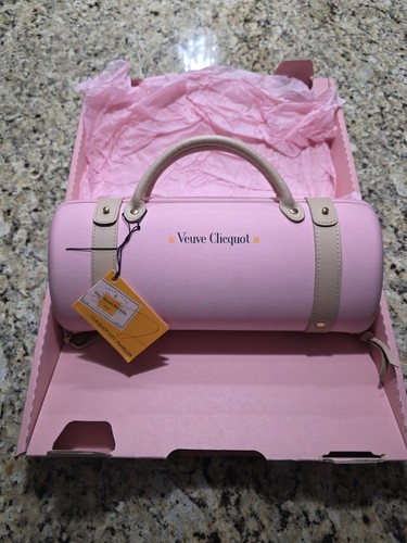 Veuve clicquot champagne - veuve,