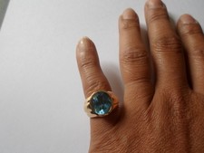 bague en plaqué or, chevalière, cabochon de pierre bleu ciel, t. 48