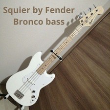Squier By Fender Bronco Bass Electric With Case
