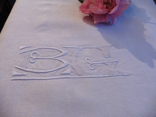 Ancien drap ecru retours - ancien,