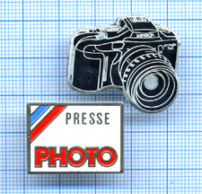 2 Pin's Photographe carte