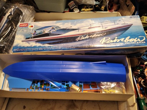 Academy bateau moteur - -,