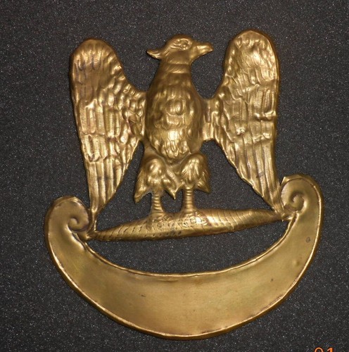 Ancien aigle laiton embouti - ,