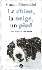 Le chien, la neige, un pied -