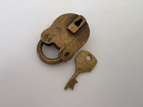 Ancien cadenas laiton avec - ancien,
