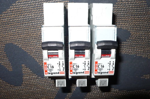 Disjoncteur modulaire - ,