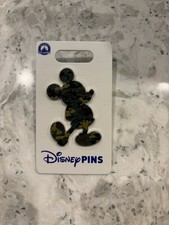 NEW - OE Disney Parks Pin 2025 Veteran's Day Mickey Mouse Military Camouflage