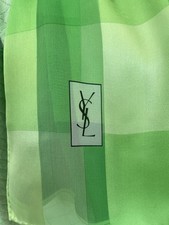 Yves Saint Laurent foulard