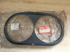 Cache entourage de feu phare