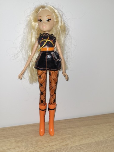 Poupee winx flora - winx, tenue