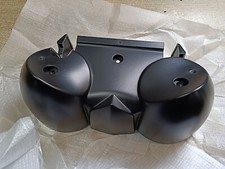 UN CACHE COUVERCLE DE COMPTEUR