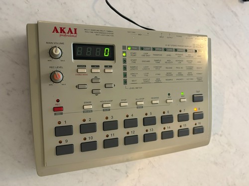 Akai s20 - akai,