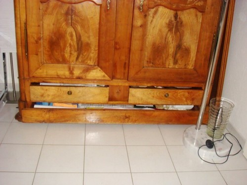 Armoire trés ancien - armoire,
