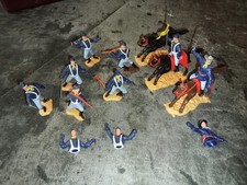 Lot 6 piétons et 2 cavaliers