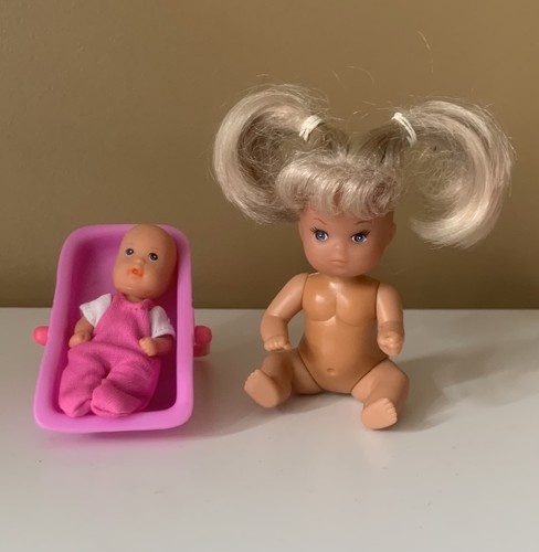 Lot petites poupées avec - lot,