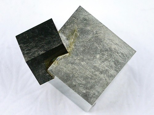 Pyrite maclée espagne 1 - -, 1,6