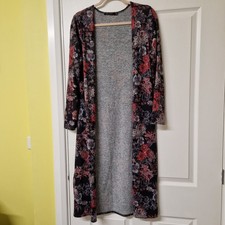 QED London Size M / 10 Long Open Grey Floral Cardigan
