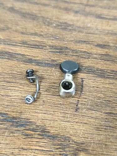 Serre porte aiguille - porte, pour
