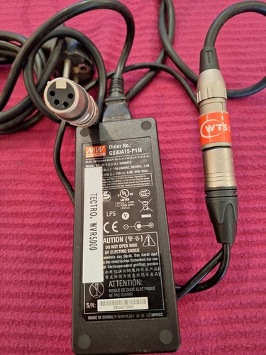 Chargeur avec câbles audio - chargeur,