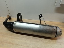 UN POT D ECHAPPEMENT