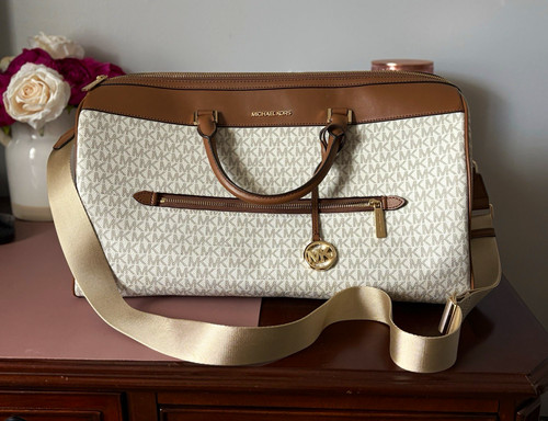 Michael kors large logo - kors,