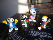 Lot de 4 figurines Snoopy 