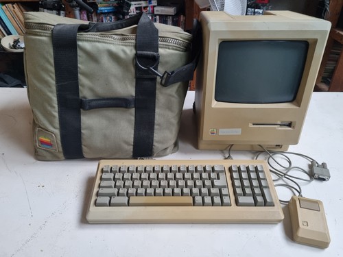 Macintosh plus apple vintage - macintosh,