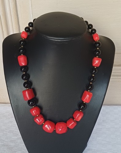 Collier perles corail rouge - , et