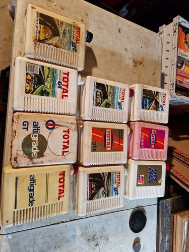 Lot bidons d - de,