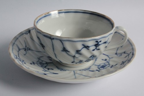 Ancienne tasse porcelaine