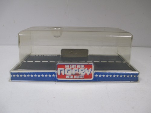 Boite vide empty box pour - vide,